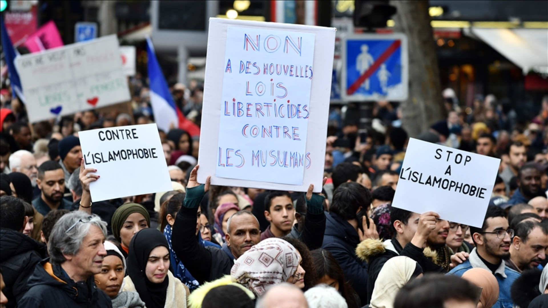 Musulmanes de Francia, preocupados por el aumento de islamofobia